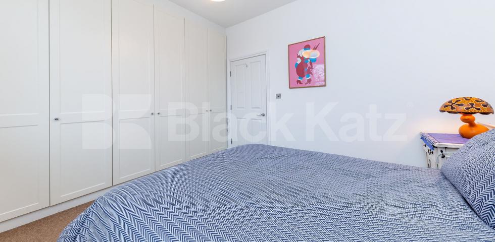 			2 Bedroom, 1 bath, 1 reception Flat			 Hillmarton Road, Caledonian Road